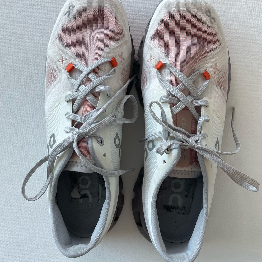 On Cloud Running Women's Athletic Shoes in White and Pink